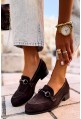 Czekoladowe zamszowe loafersy Grind