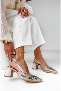 Złote czółenka Ambera