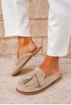 Beżowe zamszowe klapki barefoot Clare