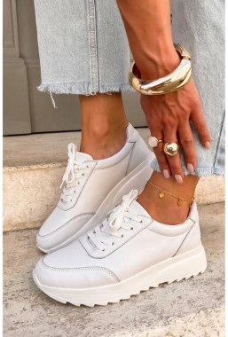 Białe sneakersy Jaretta
