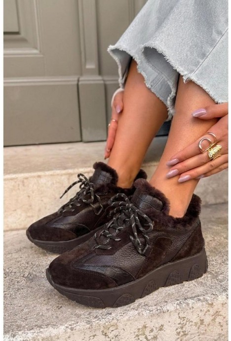Ciemnobrązowe sneakersy Reloria