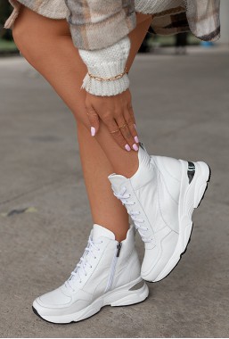 Białe sneakersy Tadia